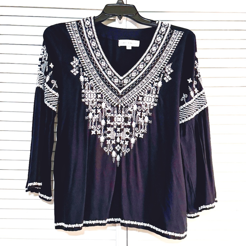Chelsea & Theodore Top Blouse -  Navy with White Embroidery - Womens size Medium